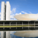 Câmara desafia STF, barra processo contra Ramagem e abre brecha para blindar Bolsonaro