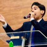 Pastor mirim de 15 anos causa polêmica ao cobrar até R$ 10 mil em cultos e é proibido de pregar pelo Conselho Tutelar