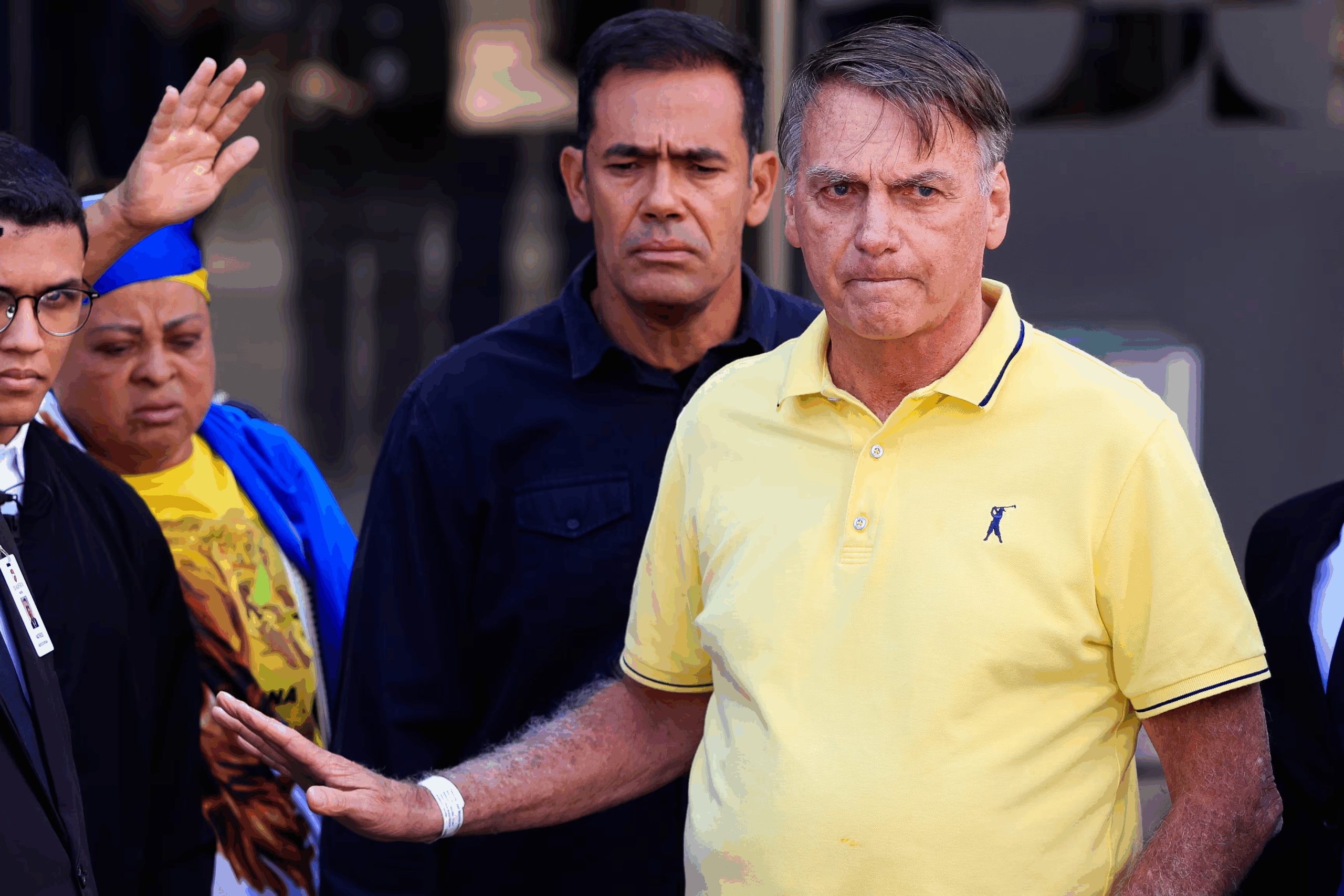 Bolsonaro segue internado em Brasília com alteração renal e quadro de anemia