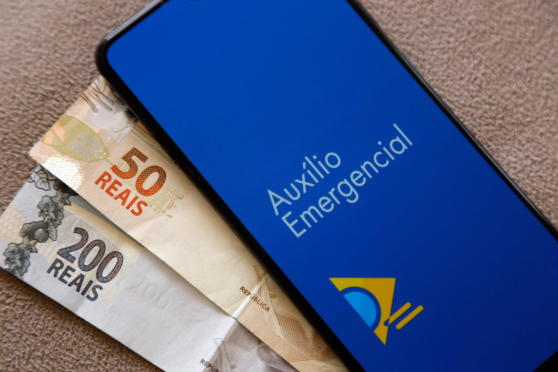Governo Federal notifica 1,7 mil famílias do RN para devolver valores do Auxílio Emergencial