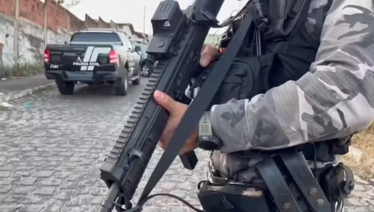 Operação “Território Seguro” prende 30 pessoas e apreende armas e drogas em Natal