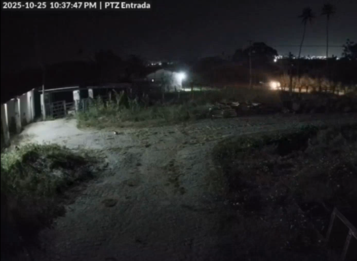 Vídeo mostra desespero da família em fuga; menina de 7 anos morre baleada durante a tentativa de assalto