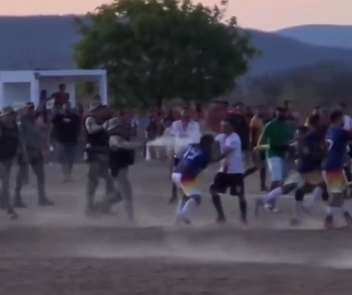 Briga generalizada marca final de campeonato amador em Rafael Fernandes; PM usa spray de pimenta para conter confusão