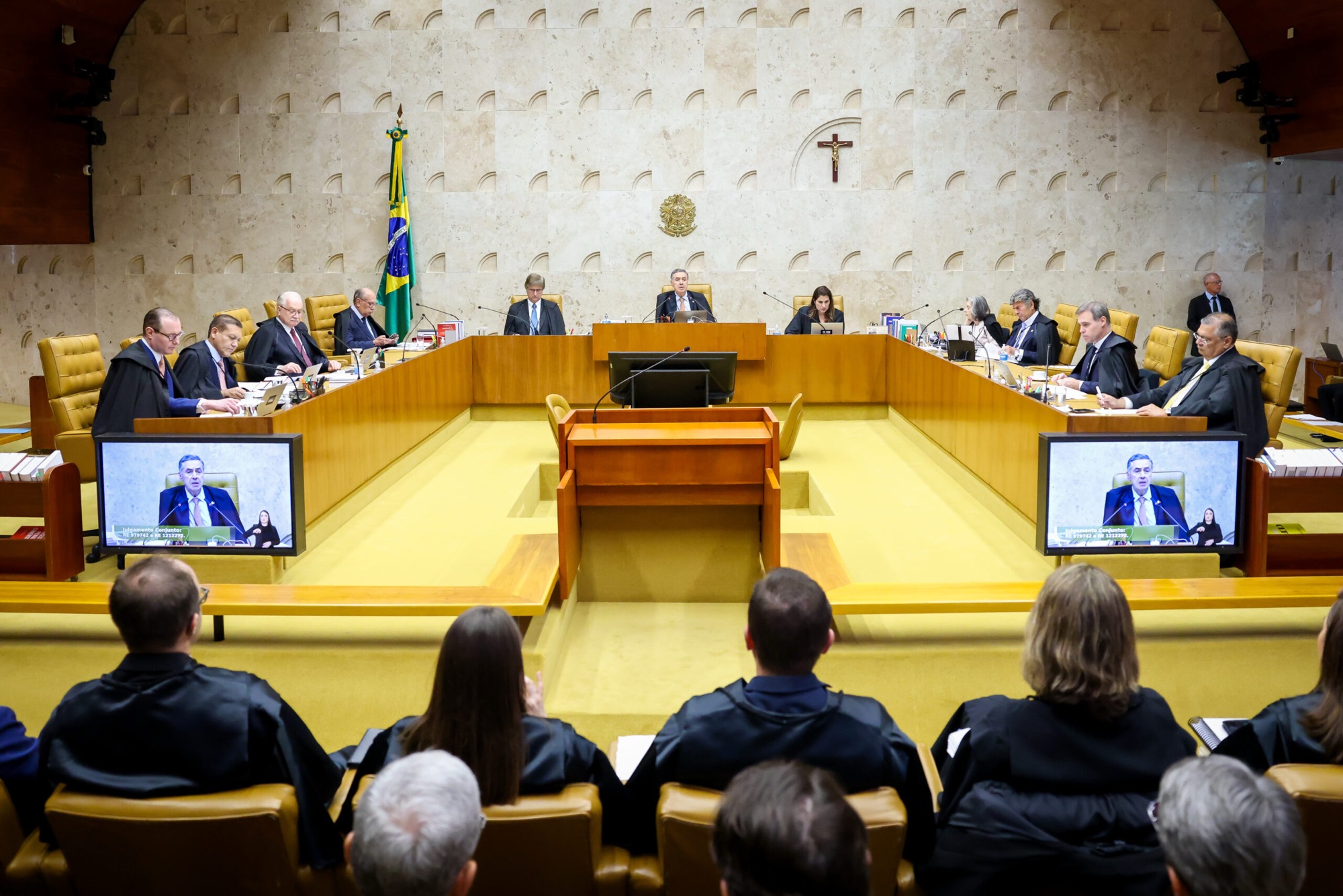STF DECIDE QUE NOMEAÇÃO DE PARENTES PARA CARGOS POLÍTICOS NÃO CONFIGURA NEPOTISMO AUTOMATICAMENTE