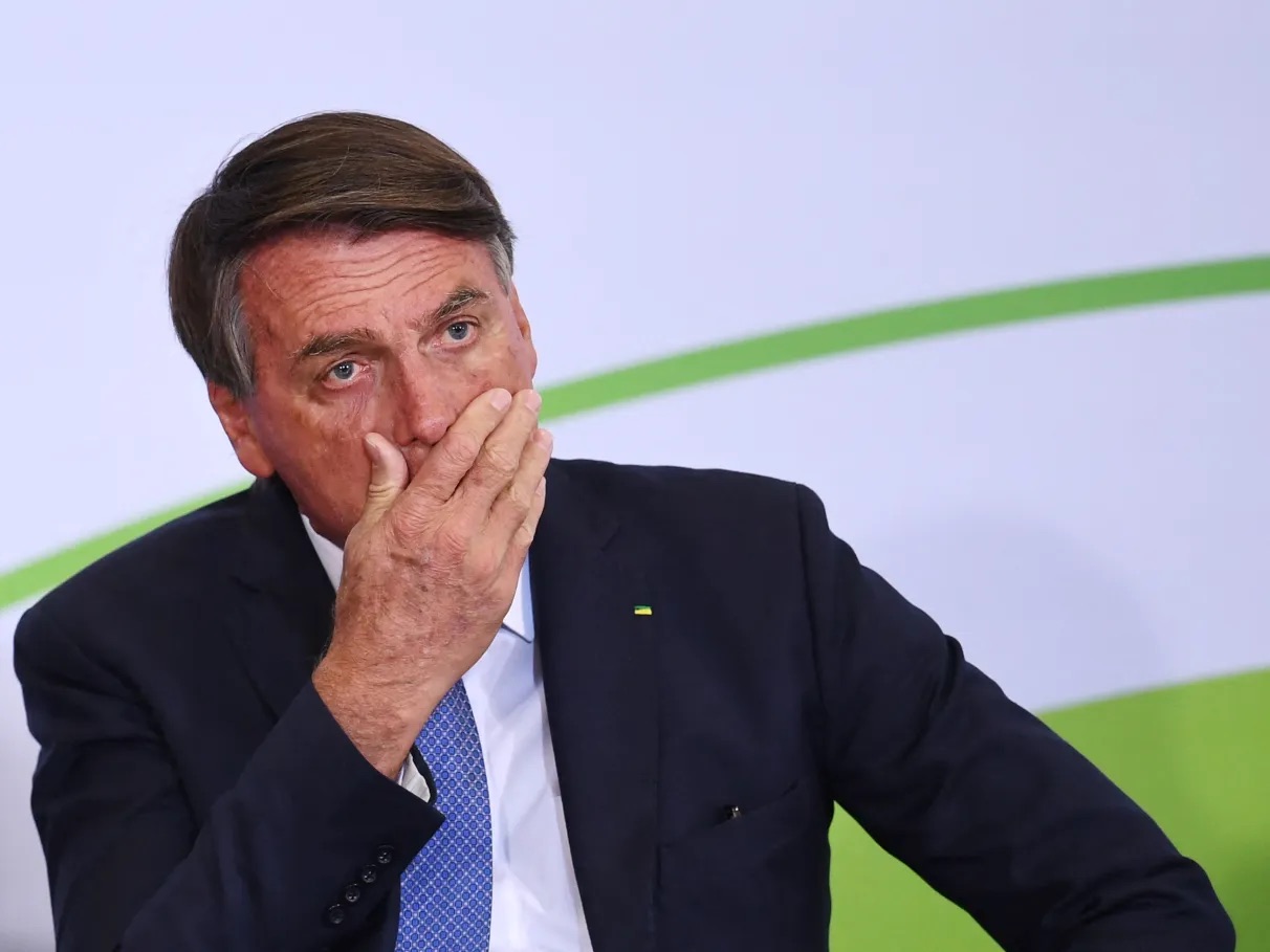 STF nega recurso e mantém pena de 27 anos e 3 meses a Jair Bolsonaro por tentativa de golpe de Estado
