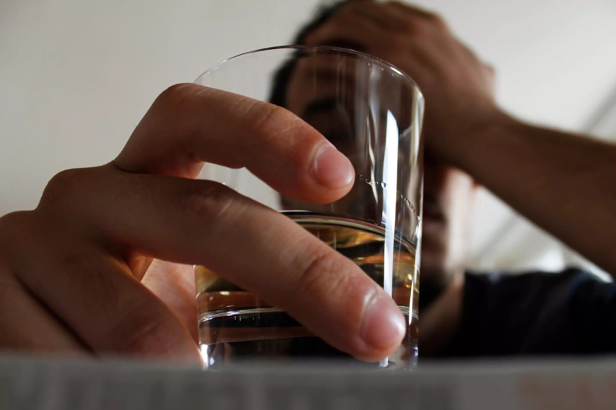 Fim do alcoolismo? Estudo revela molécula que reduz o desejo do consumo de álcool