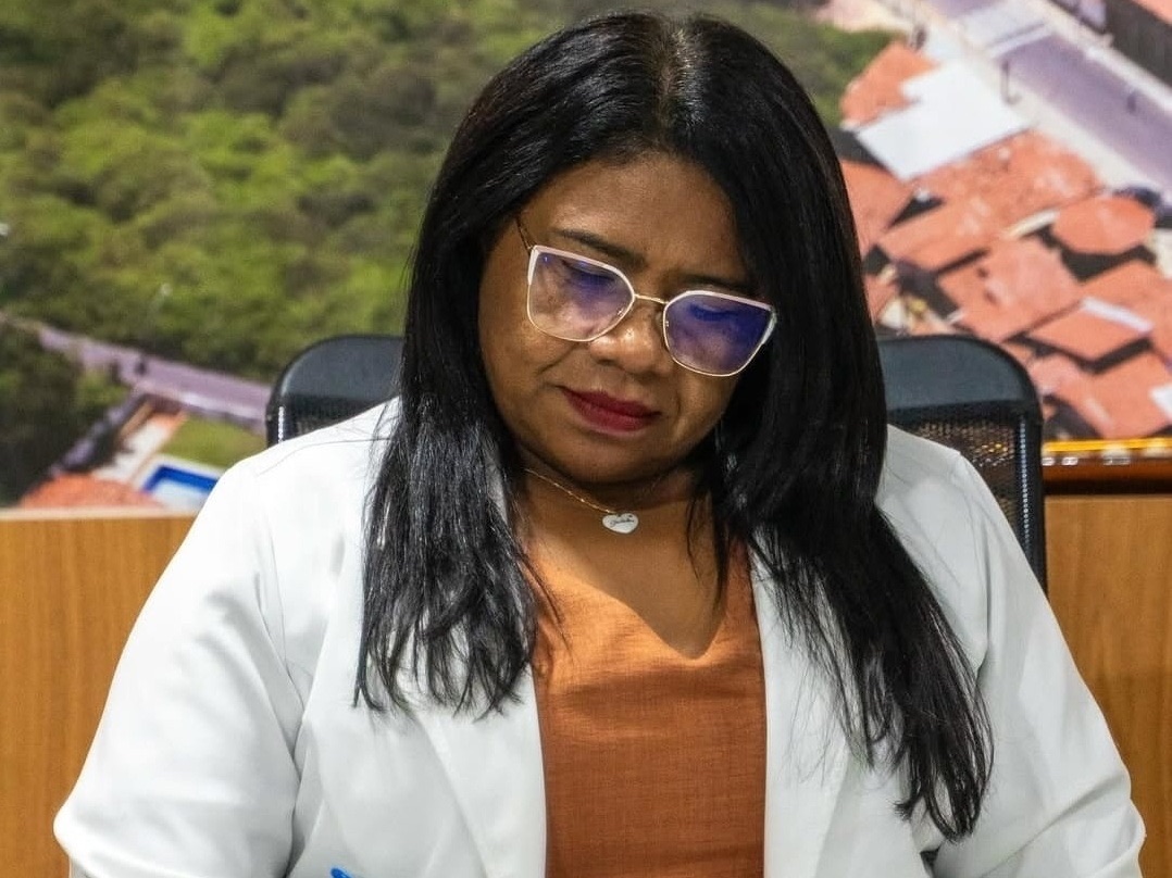 Prefeita de Parnamirim vira alvo de apuração do Ministério Público