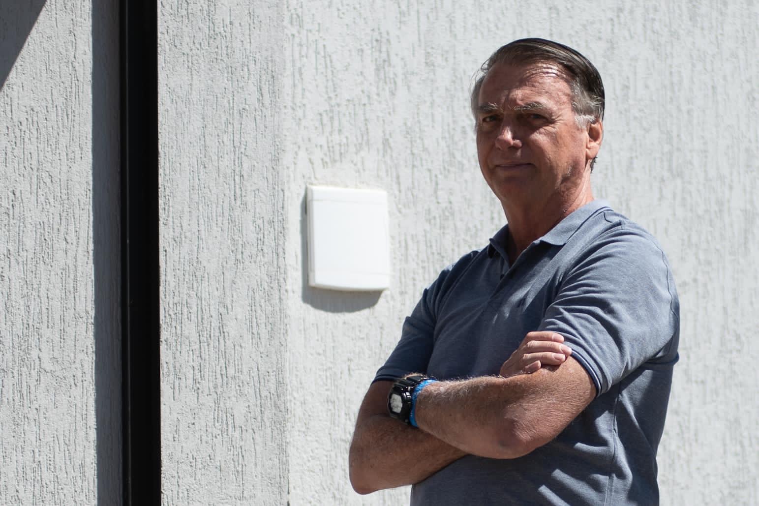 Plano da defesa de Bolsonaro visa prisão domiciliar após recurso no STF ser rejeitado