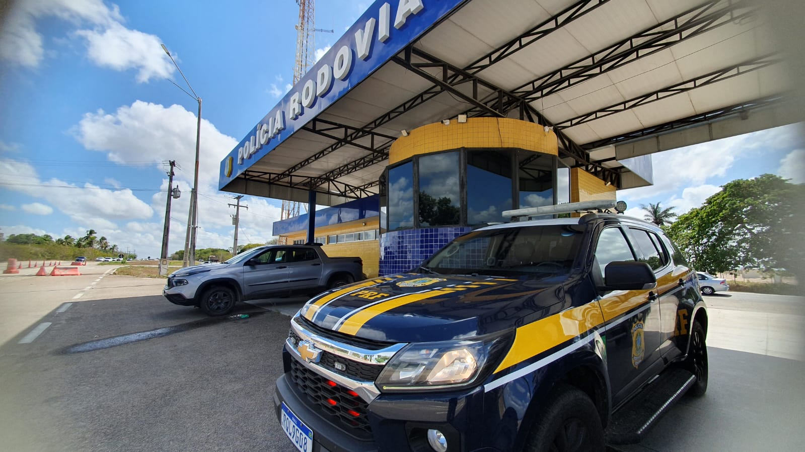Abasteceu, fugiu e acabou preso: PRF recupera carro furtado na Grande Natal