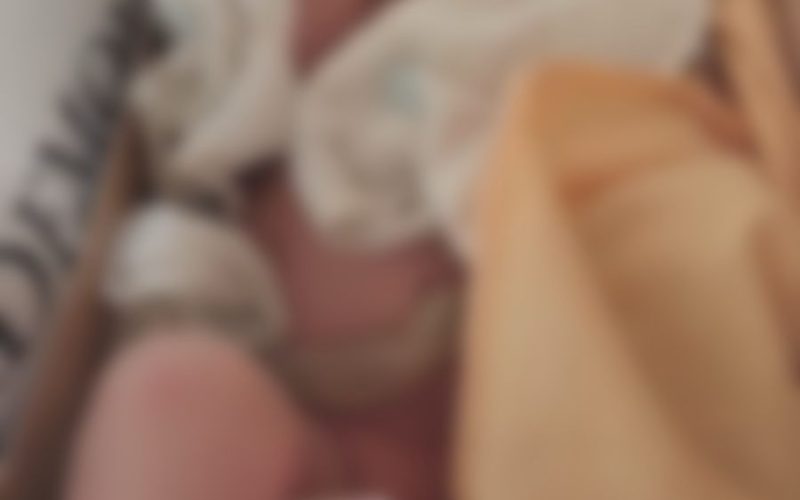 Recém-nascida é encontrada em caixa de sapatos e resgatada por estudantes em São José de Mipibu