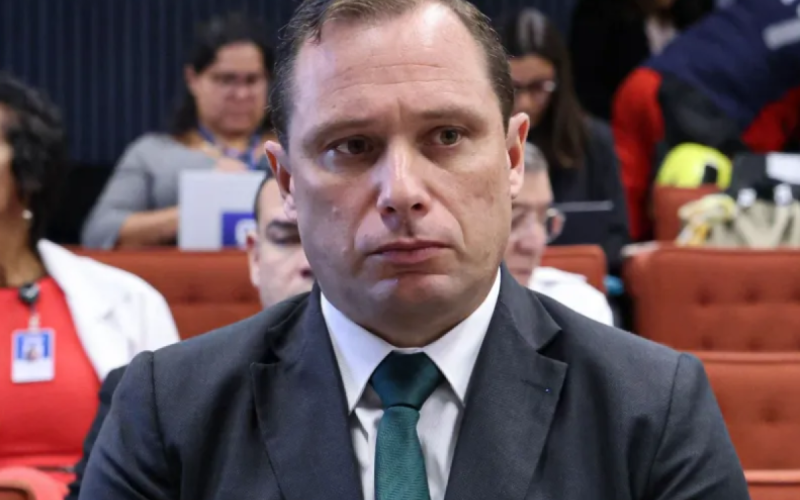Prisão de Mauro Cid foi revogada enquanto PF cumpria mandado; entenda o caso
