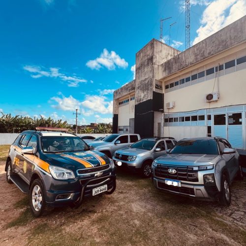 PRF RECUPERA VEÍCULO ROUBADO E PRENDE CONDUTOR POR RECEPTAÇÃO NA BR-101, EM SÃO JOSÉ DE MIPIBU/RN
