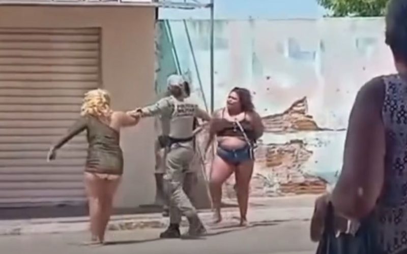 Discussão entre mãe e filha mobiliza policiais em praça de Assú