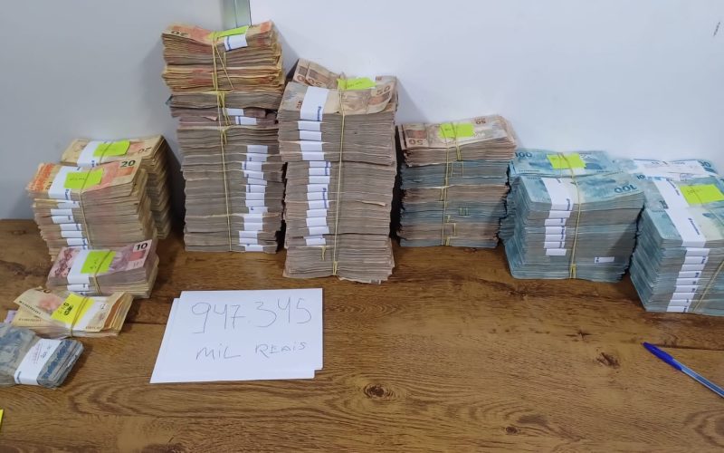 Vídeo: PRF e PM recuperam quase R$ 1 milhão furtado de banco durante blitz na BR-226 em Santa Cruz-RN