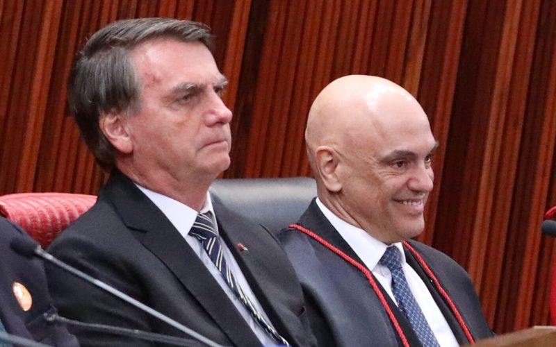 Alexandre de Moraes pede parecer da PGR sobre prisão de Bolsonaro