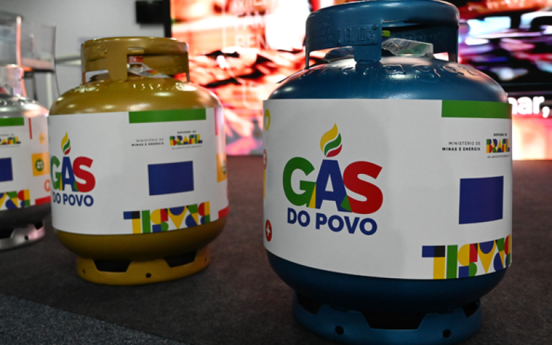 Mirando em 2026, Lula lança programa que inicia recarga gratuita de gás para famílias de baixa renda