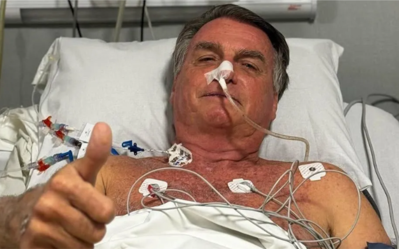 Internado em Natal, Bolsonaro diz que não precisará passar por nova cirurgia