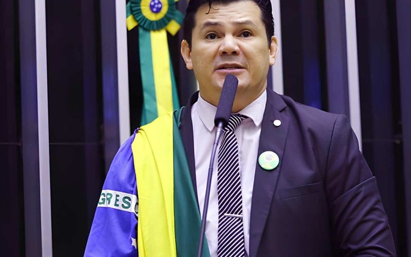Deputado Gilvan da Federal pede desculpas após declarar desejo de morte de Lula