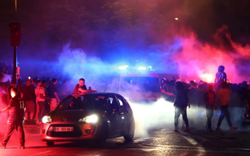 Festa do título do PSG termina em tragédia: dois mortos e mais de 550 presos