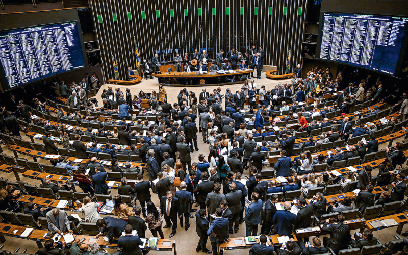 Câmara acelera PEC que pode mudar jornada de trabalho no Brasil