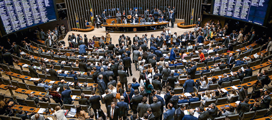 Câmara acelera PEC que pode mudar jornada de trabalho no Brasil