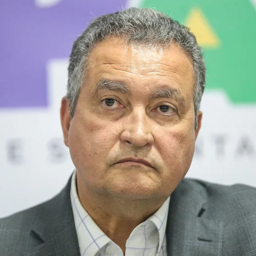 Governo brasileiro prepara resposta à tarifa de 50% imposta por Trump