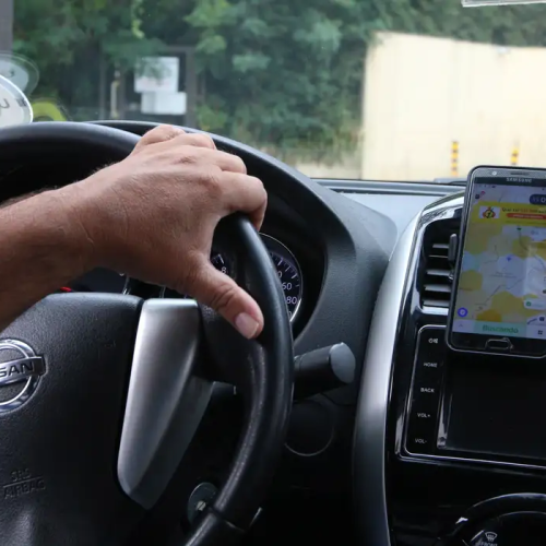 Prefeito veta projeto que previa pontos de apoio para entregadores e motoristas de app em Natal