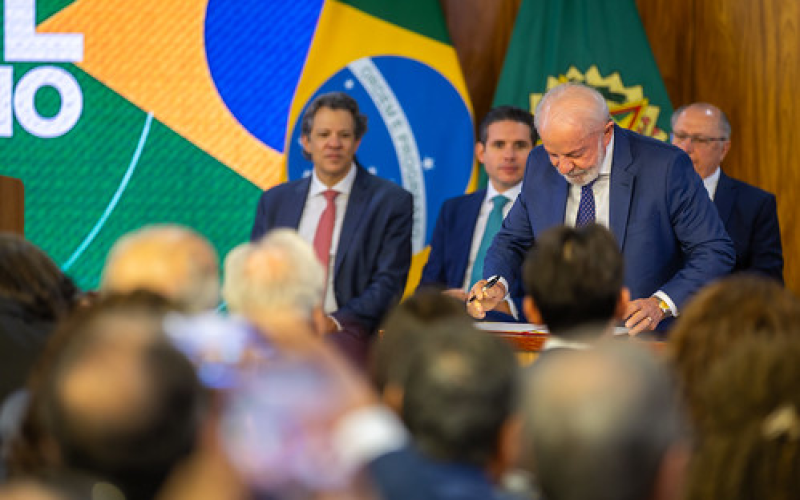 “Brasil Soberano” libera R$ 30 bi em socorro a empresas afetadas por tarifas dos EUA