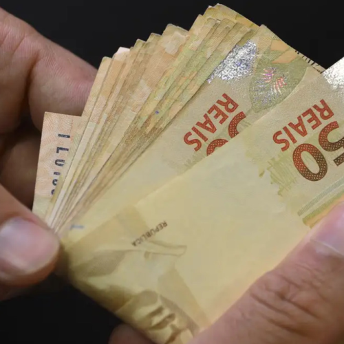 Famílias brasileiras deixam de resgatar até R$ 50 mil em benefícios após a morte de parentes
