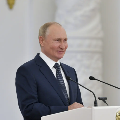 Putin reage a Trump, ironiza Otan e alerta para “escalada perigosa” em caso de envio de mísseis à Ucrânia
