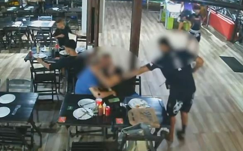 Lutador profissional é indiciado por agredir casal gay em pizzaria de Parnamirim