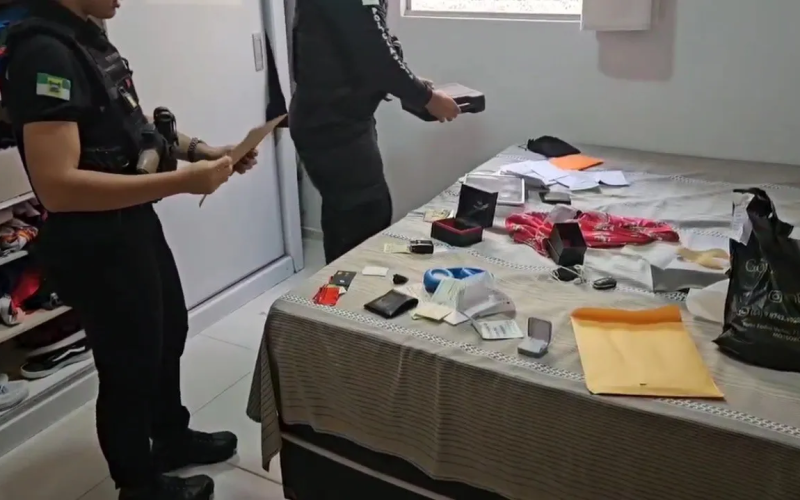 Homem investigado por atuar como falso médico é alvo de busca e apreensão após causar perda de função em mão de paciente no RN