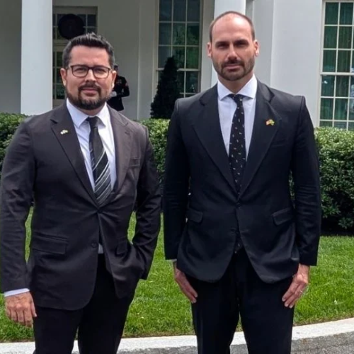PGR denuncia Eduardo Bolsonaro e Paulo Figueiredo por coação em processo judicial
