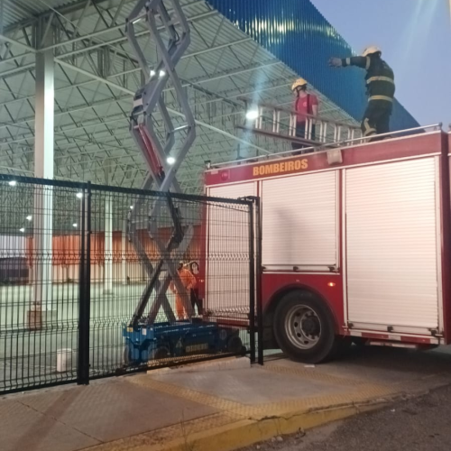 Bombeiros do RN realizam resgate de trabalhador preso em plataforma de elevação em Mossoró