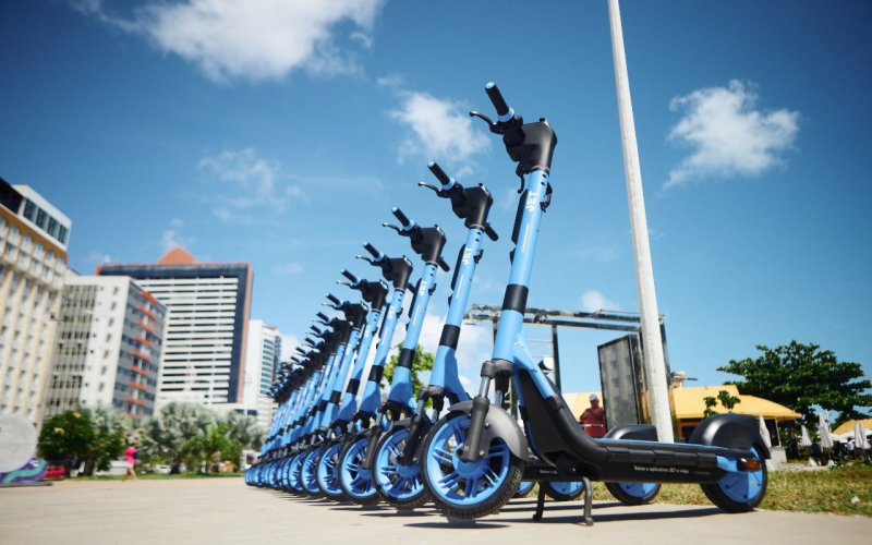 Câmara de Natal analisa projeto que prevê multas de até R$ 10 mil por mau uso de patinetes elétricos