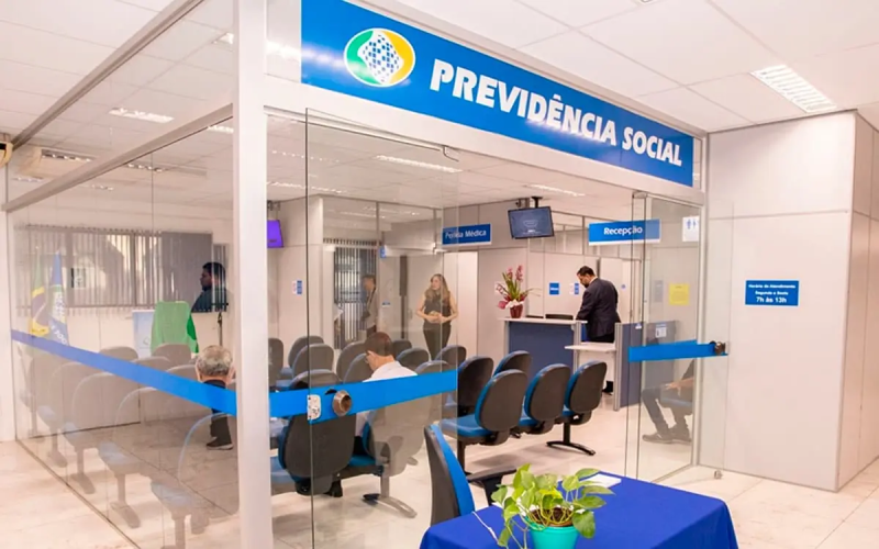 Mais de 500 mil aposentados já receberam ressarcimento por descontos indevidos, informa INSS