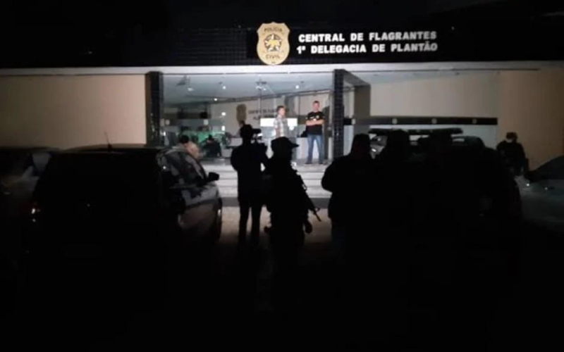 Homem é preso em Natal suspeito de agredir e ameaçar a própria mãe, de 68 anos