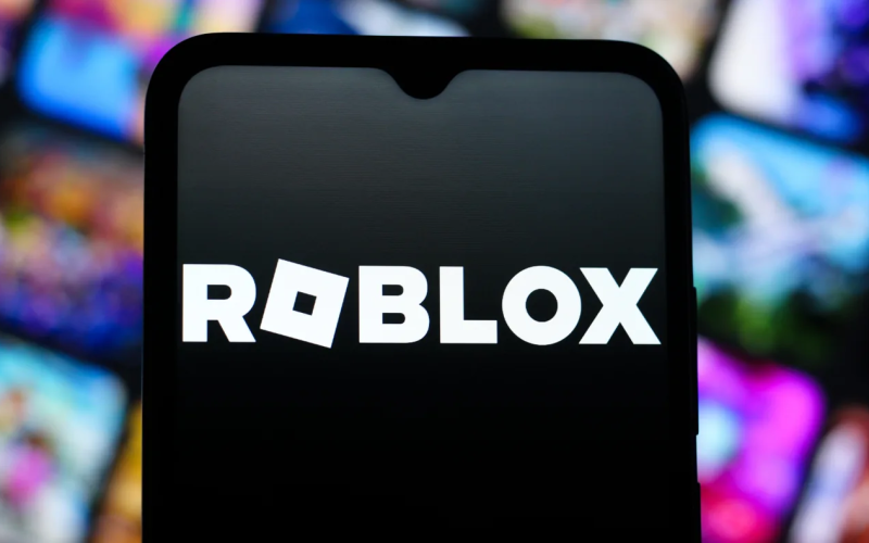 Roblox vai exigir verificação de idade com reconhecimento facial para uso do chat