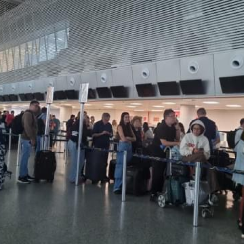 Apagão no Aeroporto Internacional causa caos e atrasa voos na madrugada deste domingo
