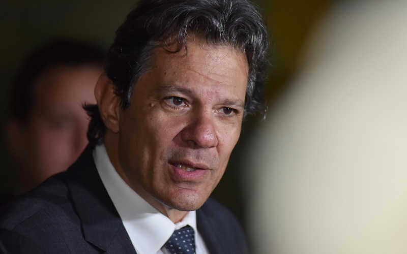 Haddad dispara contra “extrema direita escrota” e diz que Lula subirá a rampa do Planalto em 2026