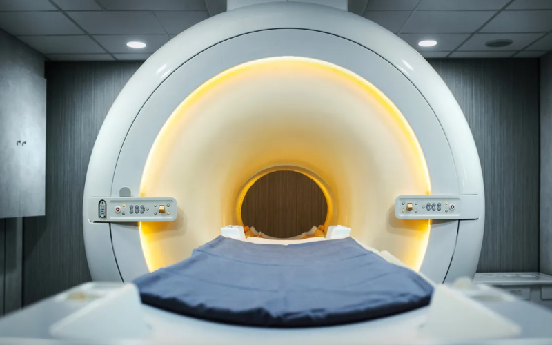 Homem morre ao ser puxado por máquina de ressonância magnética nos EUA