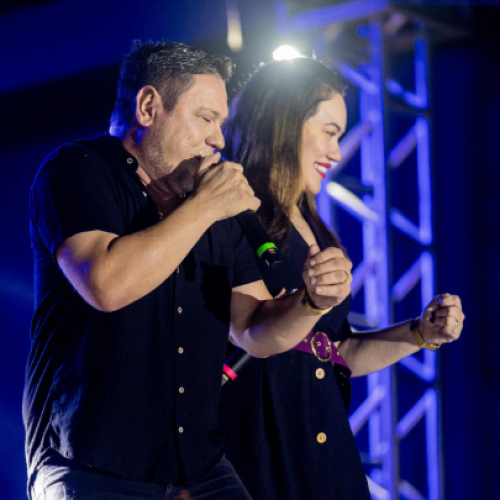 “Pede, pede que eu te dou” Cláudio Ney & Juliana o vídeo que está bombando na internet: Quem são? O que diz a música?