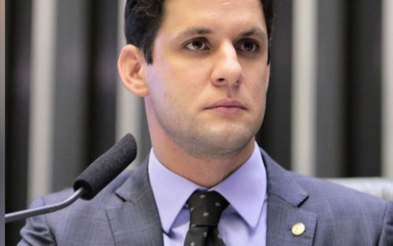Ex-deputado Rafael Motta segue intubado na UTI após nova cirurgia