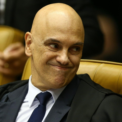 Alexandre de Moraes comete erro de português em decisão, mas corrige após repercussão