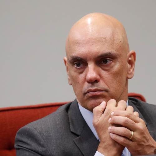 Moraes restabelece aumento do IOF, mas retira imposto sobre operações de “risco sacado”