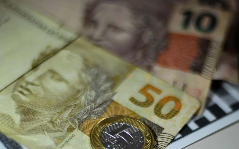 Governo anuncia corte de gastos e aumento de imposto para equilibrar as contas