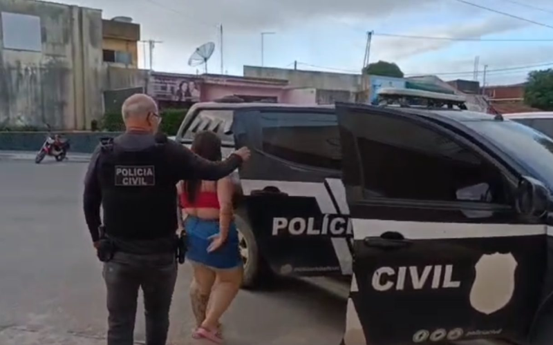 Mulher é presa suspeita de dopar e roubar idosos se passando por profissional da saúde na Grande Natal