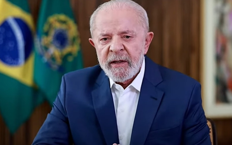 Lula acusa família Bolsonaro de “traição” por apoiar tarifaço de Trump e pede ação do Congresso contra Eduardo Bolsonaro