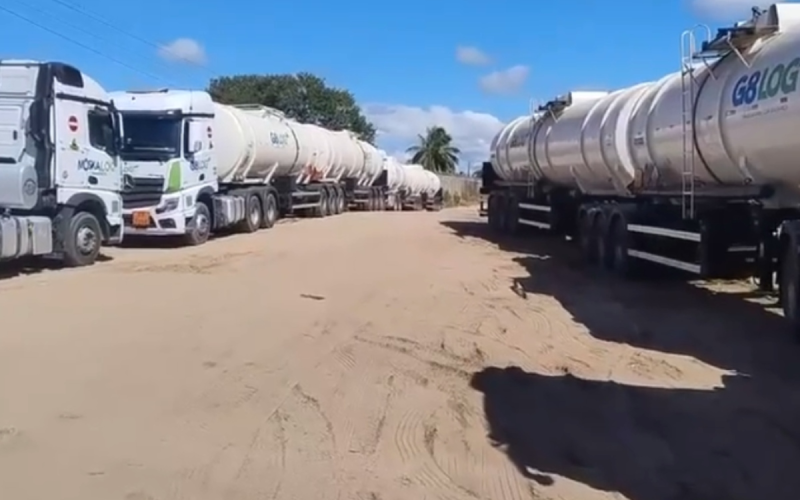 Após operação contra o PCC, 22 carretas carregadas com combustível são abandonadas na Bahia