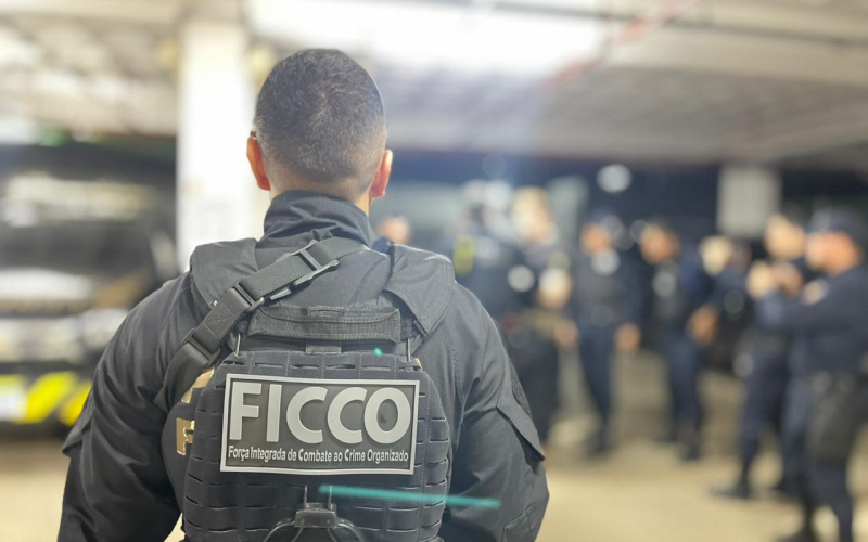 Operação Bate Lata cumpre 40 mandados e prende 14 suspeitos de integrar esquema interestadual de armas